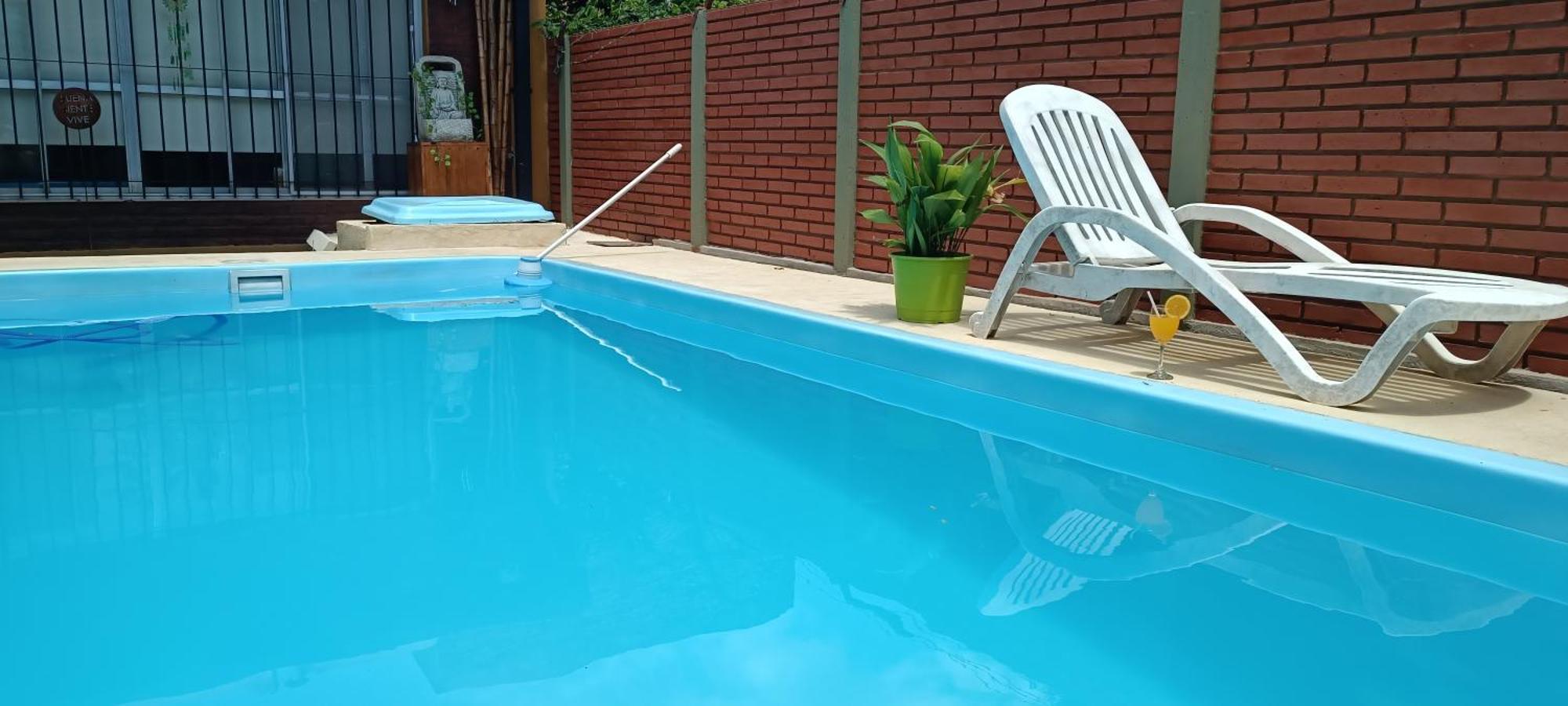 Casa Olivia- Alojamiento Con Piscina - Aeropuerto 埃塞萨 外观 照片